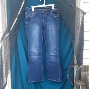 Wallflower size 17 jeans bootcut